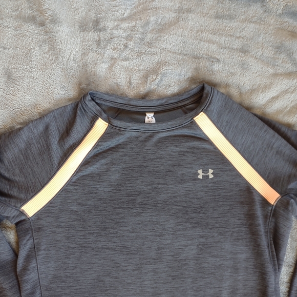 Women's Grey Under Armour ColdGear Fitted Long Sleeve Crewneck Shirt - Picture 7 of 9